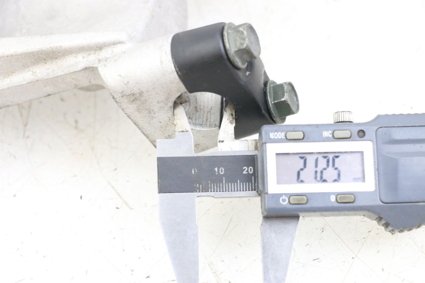 photo de Obere Gabelbrücke KYMCO XCITING 250 (2006 - 2009) - Zoom auf Gebrauchszustand