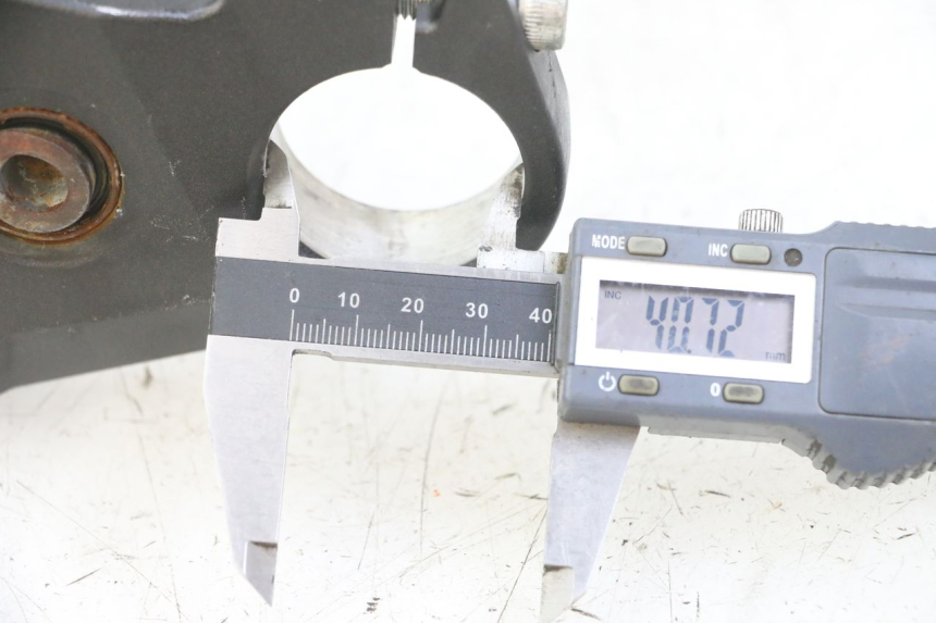 photo de GABELBRÃœCKE OBEN YAMAHA XJ6 ABS 600 (2008 - 2016) - Technische Nahaufnahme