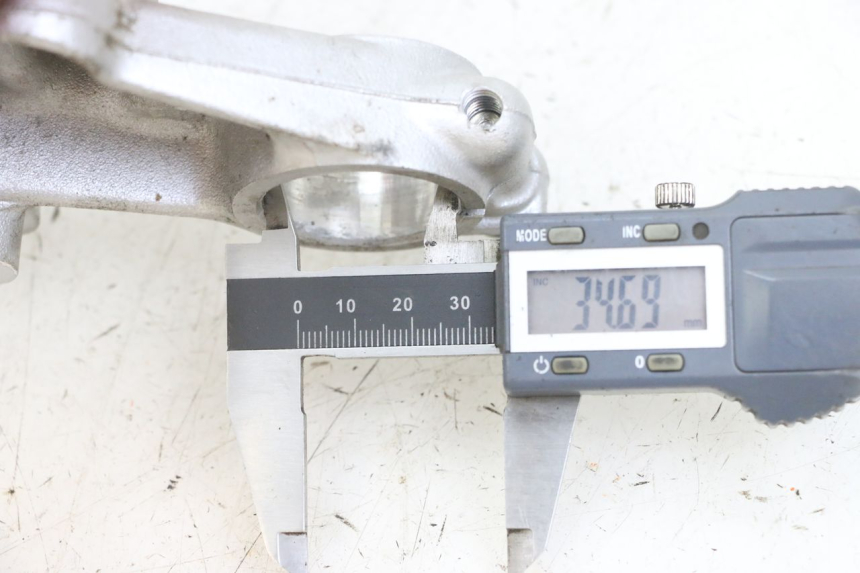 photo de GABELBRÃœCKE OBEN HONDA XLV VARADERO 125 (2000 - 2006) - Zoom auf Gebrauchszustand