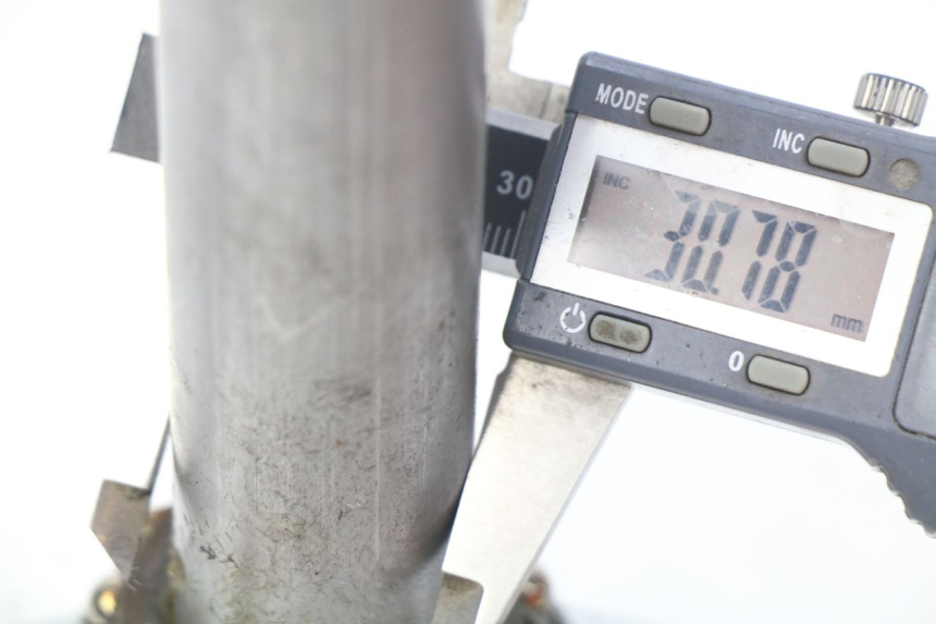 photo de GABELBRÃœCKE OBEN YAMAHA XP T-MAX TMAX ABS 530 (2012 - 2015) - Detailansicht des Bauteils