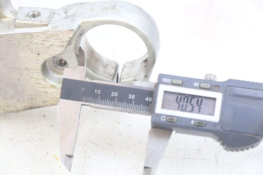 photo de OBERE GABELBRüCKE YAMAHA YZF R THUNDERCAT 600 (1996 - 2003) - Detailansicht des Bauteils