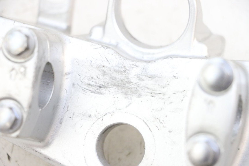 photo de GABELBRÃœCKE OBEN KAWASAKI ZR 7 750 (1999 - 2004) - Kennzeichnungen und Originalreferenzen