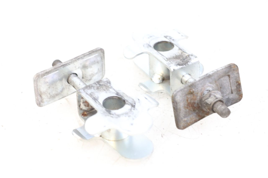 photo de KETTENSCHIENENSPANNER HYOSUNG GV AQUILA 125 (2000 - 2009) - Detailansicht des Bauteils