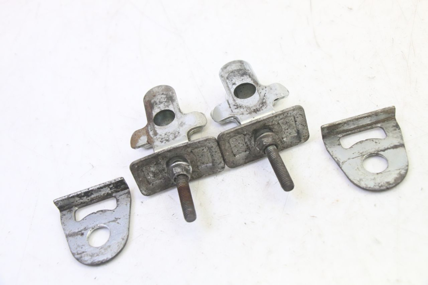 photo de KETTENSCHIENENSPANNER HYOSUNG GV AQUILA 125 (2000 - 2009) - Zoom auf Gebrauchszustand