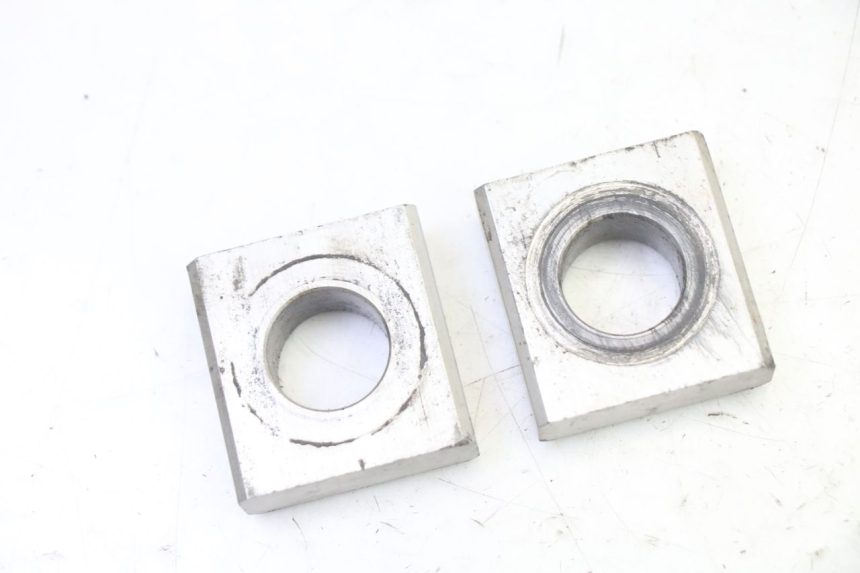 photo de KETTENSPANNER HONDA CBR RR FIREBLADE 900 (1992 - 1994) - Detailansicht des Bauteils