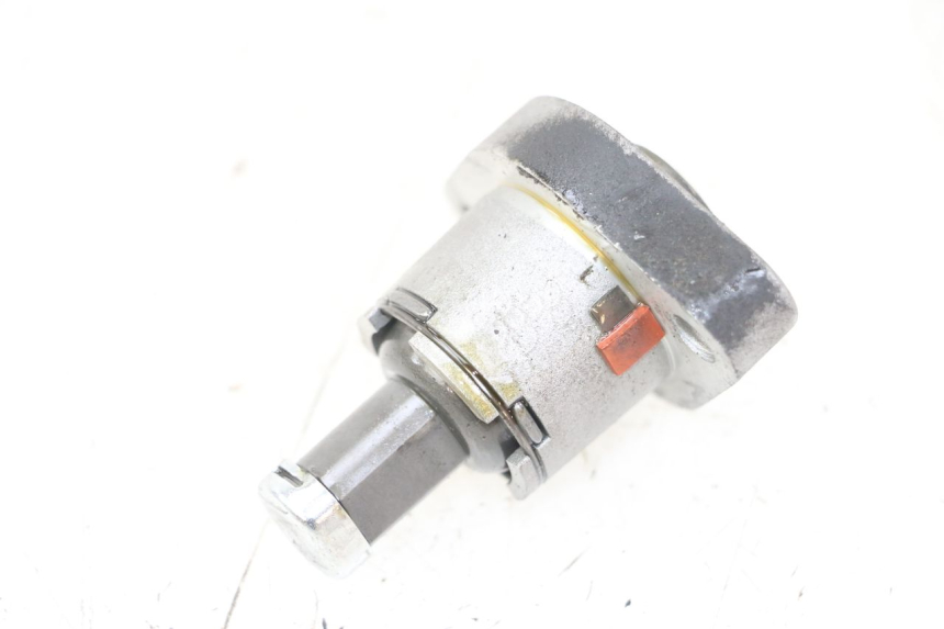 photo de STEUERKETTENSPANNER  GOES WIKI 125 (2010 - 2015) - Zoom auf Gebrauchszustand