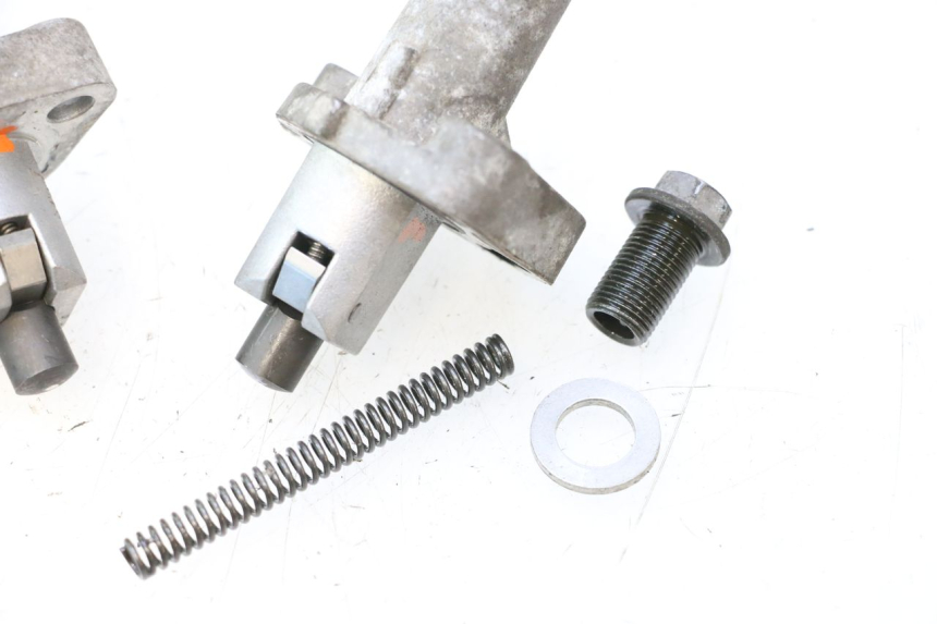 photo de STEUERKETTENSPANNER  SUZUKI SV S 650 (2003 - 2009) - Details der Befestigungspunkte