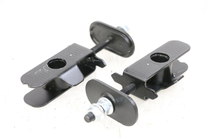 photo de KETTENSPANNER ROYAL ENFIELD CONTINENTAL GT 650 (2019 - 2024) - Zoom auf Gebrauchszustand