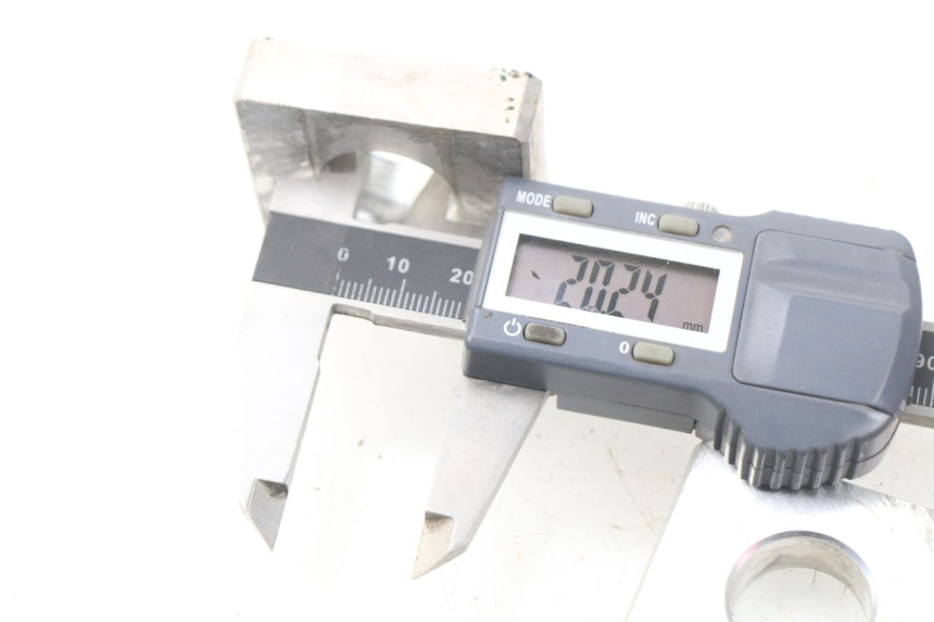 photo de KETTENSPANNER KAWASAKI Z Z900 900 (2017 - 2019) - Zoom auf Gebrauchszustand