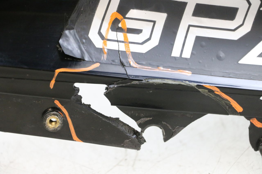 photo de KANZEL KAWASAKI GPZ RX 1000 (1986 - 1988) - Fokus auf die Struktur