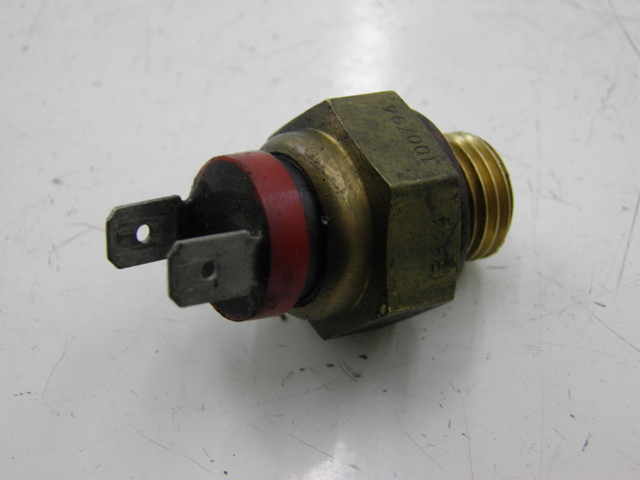 photo de THERMOSCHALTER PIAGGIO XEVO - X EVO 125 (2010 - 2015) - Hauptansicht