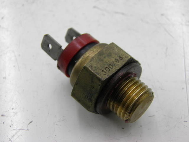 photo de THERMOSCHALTER PIAGGIO XEVO - X EVO 125 (2010 - 2015) - Detailansicht des Bauteils