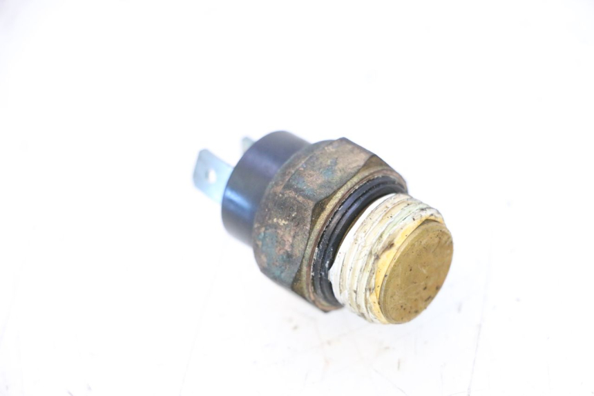 photo de THERMOSCHALTER PEUGEOT SATELIS COMPRESSOR K15 125 (2006 - 2009) - Detailansicht des Bauteils