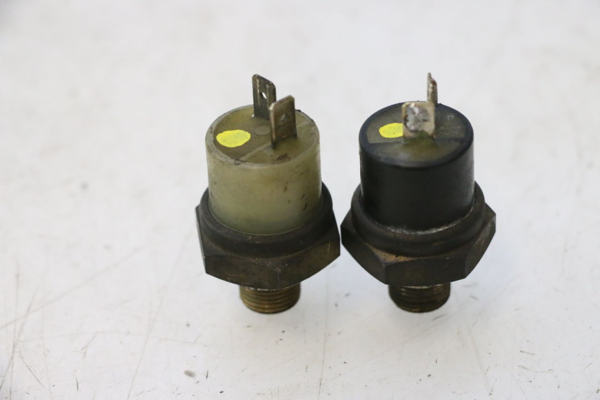 photo de THERMOKONTAKT YAMAHA YP MAJESTY 125 (1998 - 2001) - Detailansicht des Bauteils