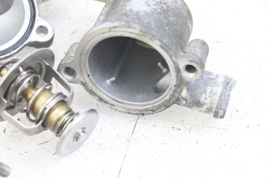 photo de THERMOSTAT  HONDA FJS SILVERWING SILVER WING 600 (2001 - 2010) - Details der Befestigungspunkte