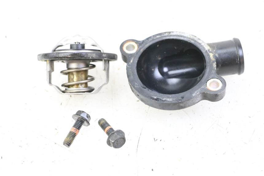 photo de THERMOSTAT  YAMAHA FZ6 FAZER S2 600 (2007 - 2011) - Zoom auf Gebrauchszustand