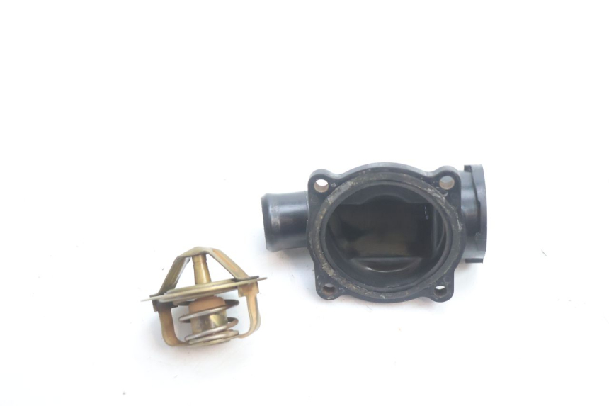 photo de THERMOSTAT  KAWASAKI GPX F ZX750F 750 (1986 - 1990) - Hauptansicht