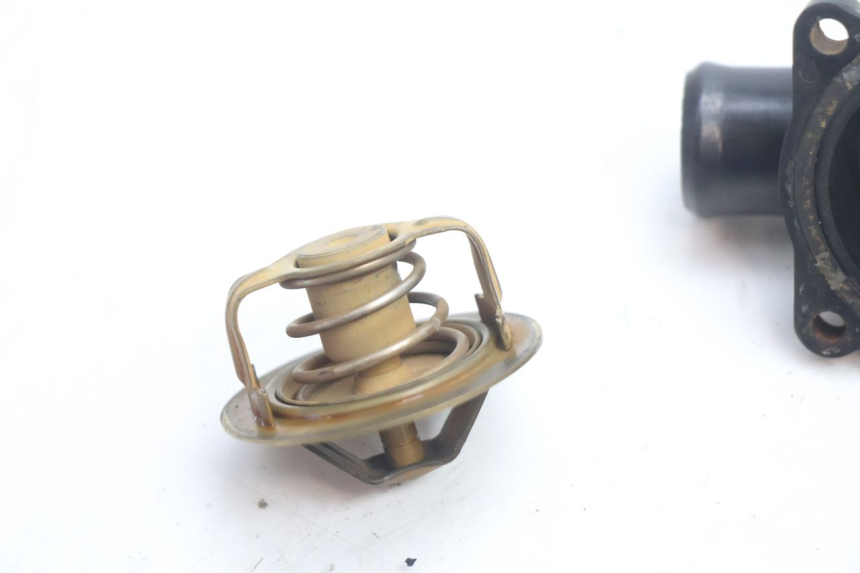 photo de THERMOSTAT  KAWASAKI GPX F ZX750F 750 (1986 - 1990) - Alternative Perspektive