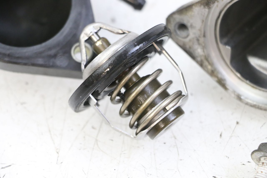 photo de THERMOSTAT  SUZUKI GSX F GSXF 650 (2007 - 2015) - Kennzeichnungen und Originalreferenzen