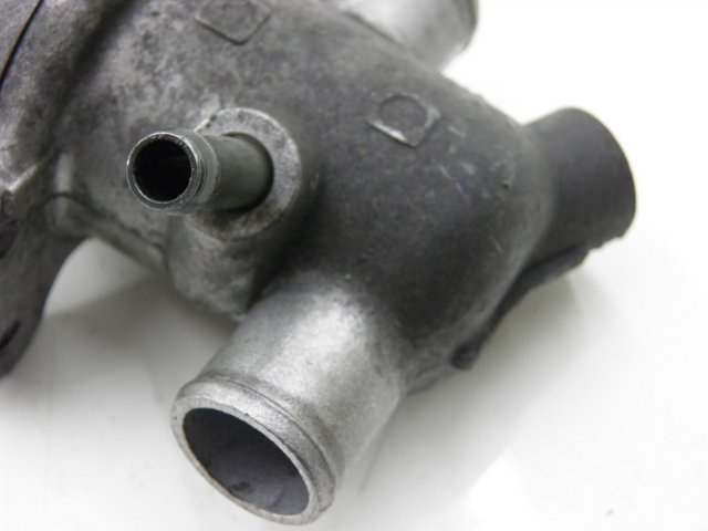 photo de THERMOSTAT  SUZUKI SV S 650 (2003 - 2009) - Zoom auf Gebrauchszustand