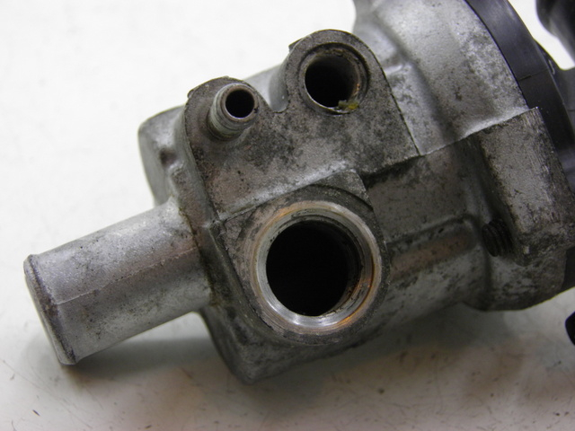 photo de THERMOSTAT YAMAHA FZS FAZER 600 (1998 - 2001) - Zoom auf Gebrauchszustand