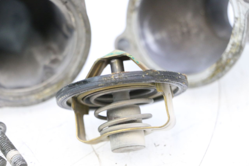 photo de THERMOSTAT  YAMAHA YZF R GENESIS 750 (1993 - 1998) - Details der Befestigungspunkte
