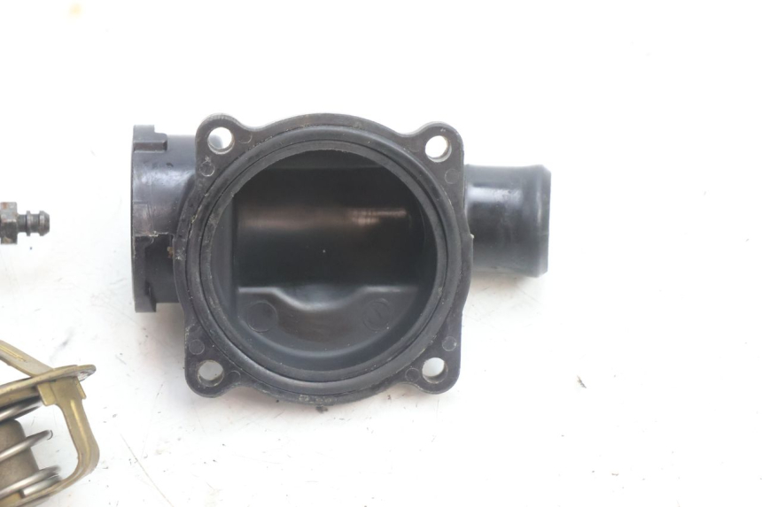 photo de THERMOSTAT KAWASAKI ZZR 600 (1995 - 2004) - Zoom auf Gebrauchszustand