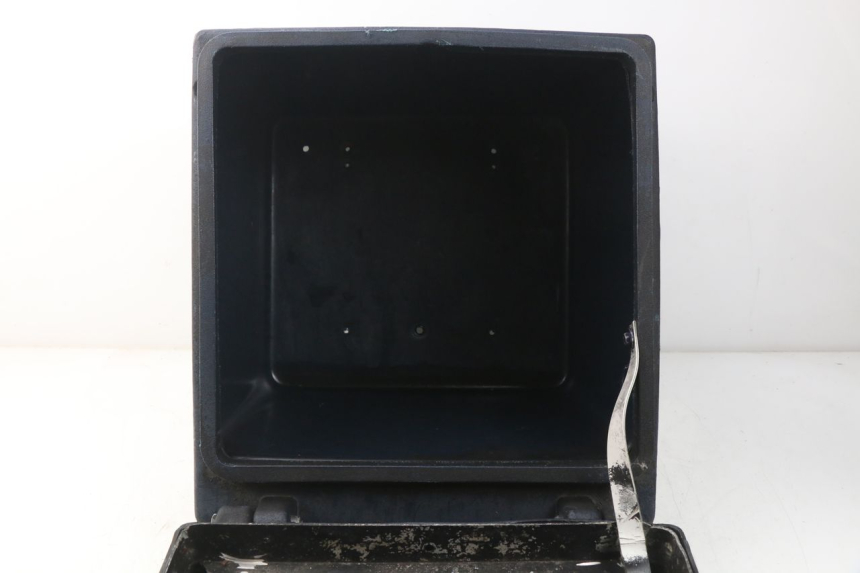 photo de KOFFER KYMCO AGILITY 4T 50 (2005 - 2018) - Details der Befestigungspunkte