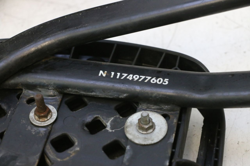 photo de KOFFER PEUGEOT ELYSTAR 50 (2002 - 2014) - Fokus auf die Struktur