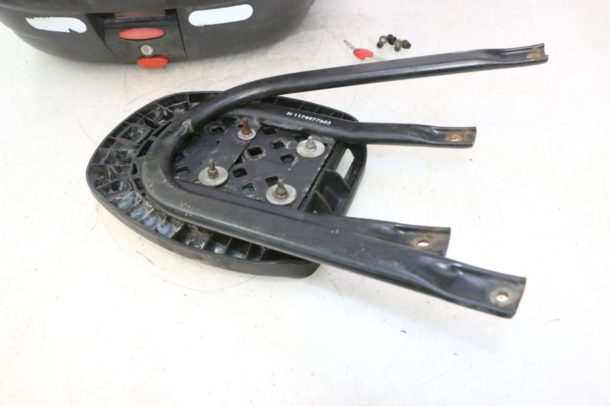 photo de KOFFER PEUGEOT ELYSTAR 50 (2002 - 2014) - Alternativer Blickwinkel