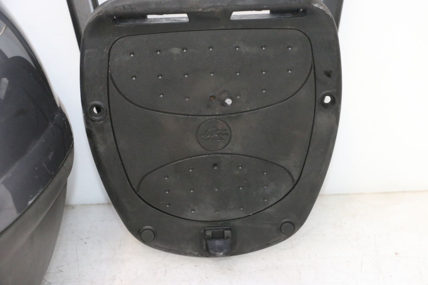 photo de KOFFER PEUGEOT ELYSTAR 50 (2002 - 2014) - Detailansicht des Bauteils