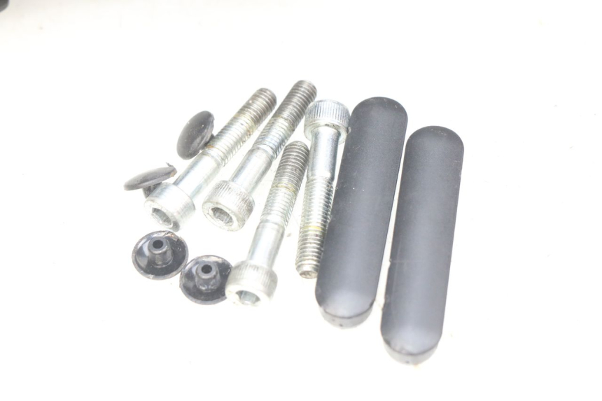 photo de KOFFER HONDA FES PANTHEON 2T 125 (1998 - 2002) - Zoom auf Komponenten