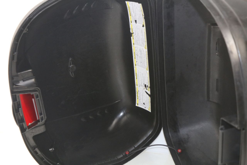 photo de KOFFER HONDA FES PANTHEON 125 (2003 - 2007) - Hochauflösende Nahaufnahme