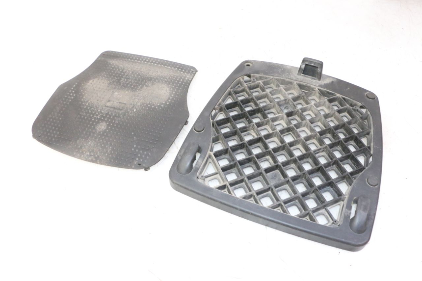 photo de KOFFER PEUGEOT KISBEE 2T 50 (2010 - 2017) - Detailansicht des Bauteils