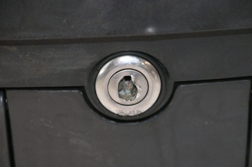photo de KOFFER PEUGEOT KISBEE 4T 50 (2023 - 2026) - Alternativer Blickwinkel