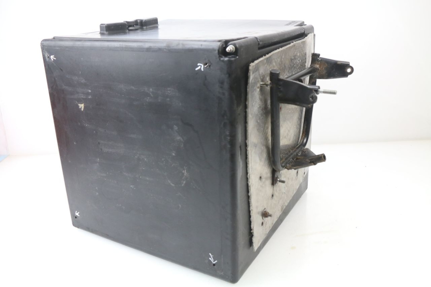 photo de KOFFER PIAGGIO LIBERTY 4T 50 (2009 - 2015) - Zoom auf Gebrauchszustand