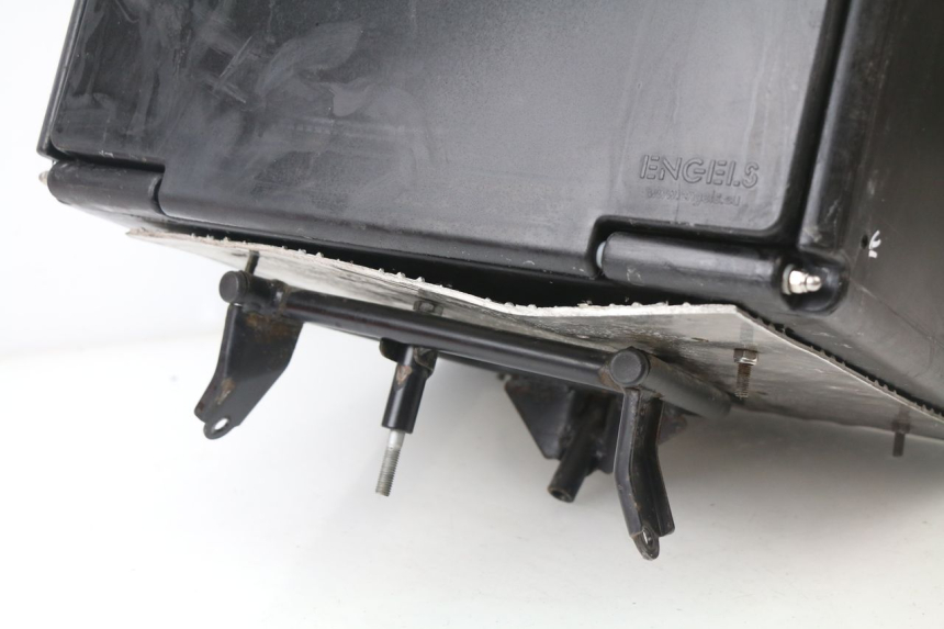 photo de KOFFER PIAGGIO LIBERTY 4T 50 (2009 - 2015) - Details der Befestigungspunkte