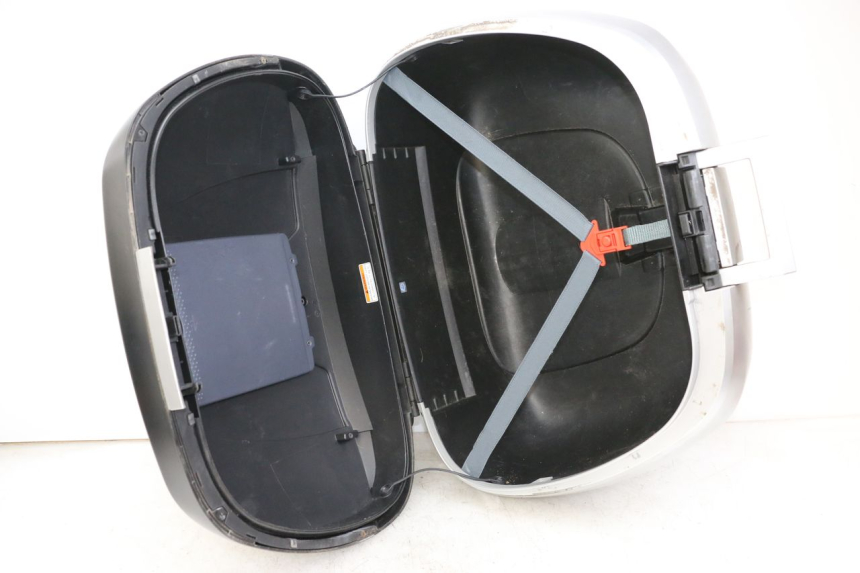 photo de KOFFER PIAGGIO MP3 HPE 350 (2018 - 2020) - Details der Befestigungspunkte