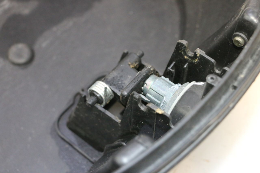 photo de KOFFER PIAGGIO MP3 LT 400 (2007 - 2012) - Geprüftes Gebrauchtteil