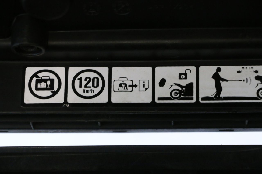 photo de KOFFER PIAGGIO MP3 500 (2016 - 2018) - Hochauflösende Nahaufnahme