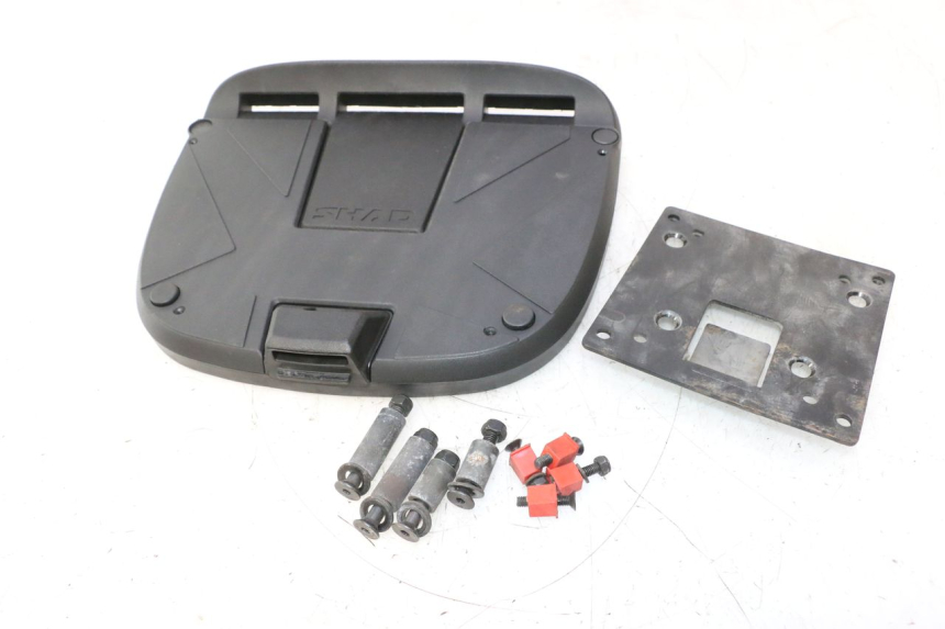 photo de KOFFER PIAGGIO MP3 500 (2016 - 2018) - Details der Befestigungspunkte