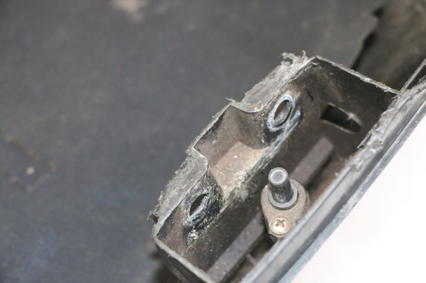 photo de KOFFER APRILIA SCARABEO GT TOURING 125 (1999 - 2005) - Kennzeichnungen und Originalreferenzen