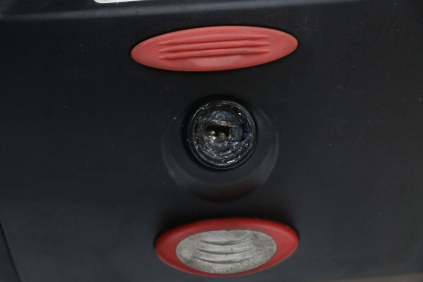 photo de KOFFER KYMCO SUPER 8 125 (2008 - 2015) - Zoom auf Komponenten