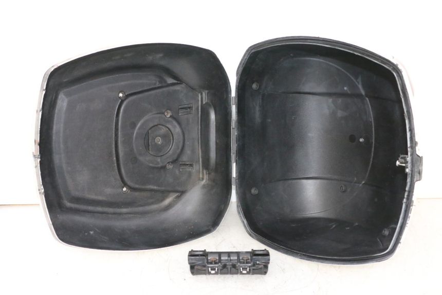 photo de KOFFER PIAGGIO VESPA GTS SUPER IE 125 (2009 - 2016) - Technische Nahaufnahme