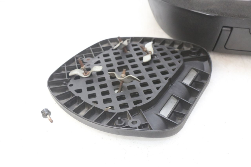 photo de TOP CASE YAMASAKI YM T 125 (2015 - 2020) - Oberflächenzustand und Material