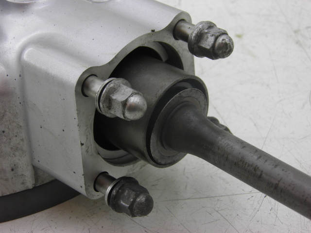 photo de GETRIEBE  YAMAHA FJR 1300 (2004 - 2005) - Profilansicht des Ersatzteils