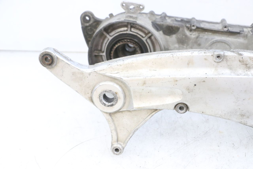 photo de GETRIEBE  SUZUKI BURGMAN EXECUTIVE ABS 650 (2006 - 2012) - Details der Befestigungspunkte