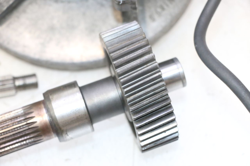 photo de GETRIEBE  HONDA FES PANTHEON 2T 125 (1998 - 2002) - Profilansicht des Ersatzteils