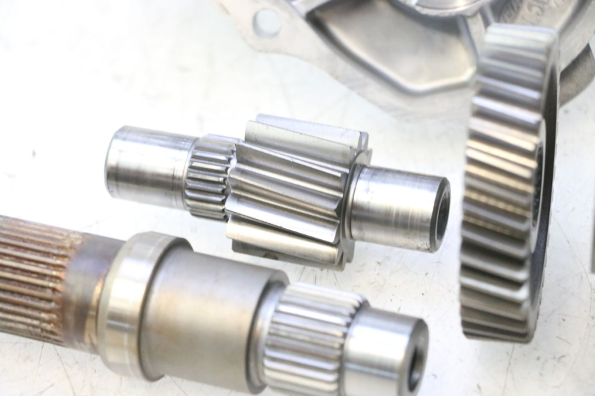 photo de GETRIEBE  HONDA FJS SILVER WING SILVERWING 400 (2005 - 2008) - Weitere Ansicht des Artikels
