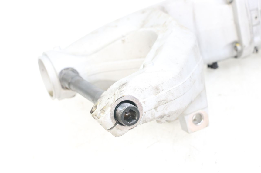 photo de GETRIEBE  MOTO GUZZI NORGE 8V GT 1200 (2011 - 2016) - Details der Befestigungspunkte